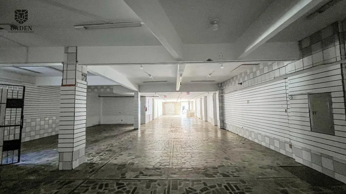 Foto 4 de Loja para alugar, 241m2 em Centro, Itajai - SC