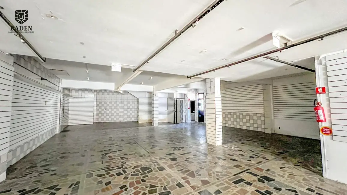 Foto 2 de Loja para alugar, 241m2 em Centro, Itajai - SC