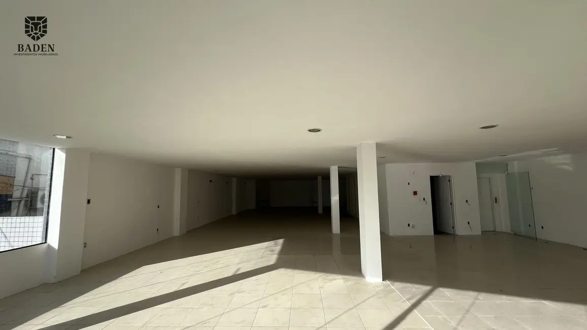 Foto 4 de Sala Comercial com 1 quarto para alugar, 272m2 em Centro, Itajai - SC