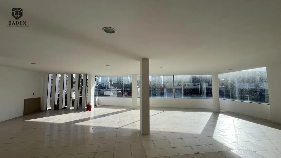 Foto 1 de Sala Comercial com 1 quarto para alugar, 272m2 em Centro, Itajai - SC