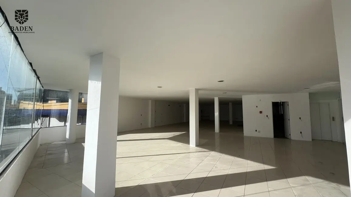 Foto 3 de Sala Comercial com 1 quarto para alugar, 272m2 em Centro, Itajai - SC