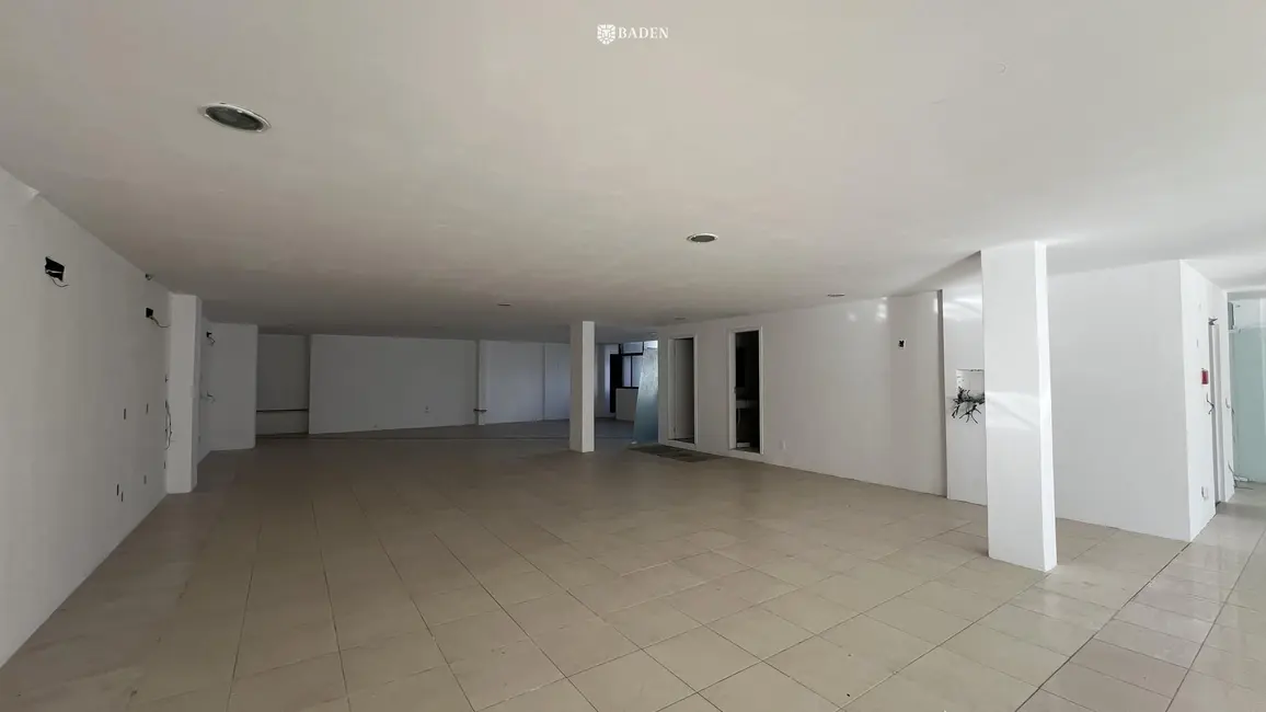 Sala Comercial com 1 quarto para alugar, 272m2 em Centro, Itajai - SC - imagem 6 Foto 6 de Sala Comercial com 1 quarto para alugar, 272m2 em Centro, Itajai - SC