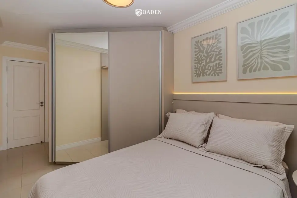 Foto 4 de Apartamento com 3 quartos à venda, 94m2 em Pioneiros, Balneario Camboriu - SC