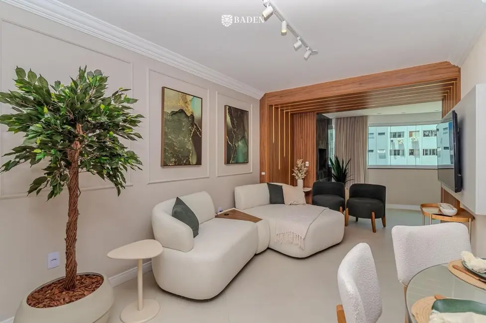 Foto 2 de Apartamento com 3 quartos à venda, 94m2 em Pioneiros, Balneario Camboriu - SC