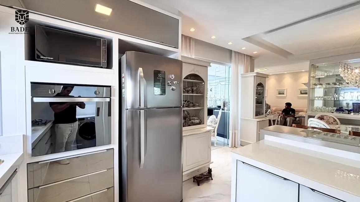 Foto 5 de Apartamento com 4 quartos à venda, 160m2 em Meia Praia, Itapema - SC