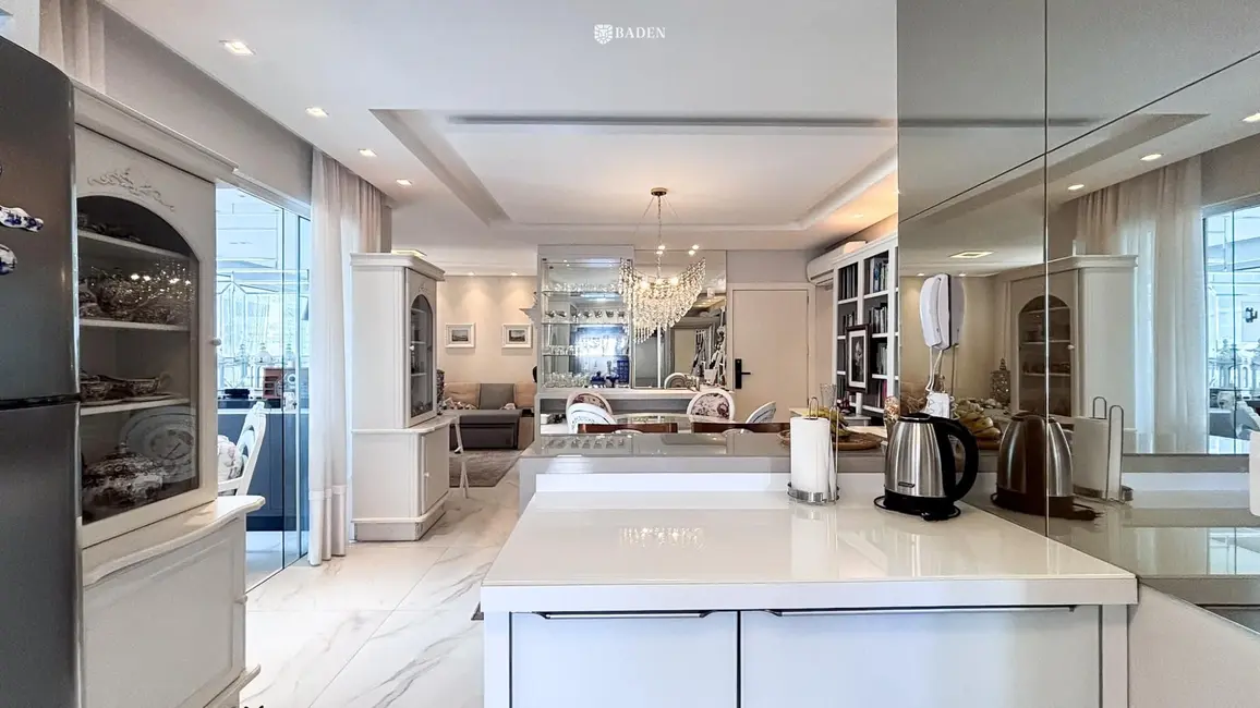 Apartamento com 4 quartos à venda, 160m2 em Meia Praia, Itapema - SC - imagem 7 Foto 7 de Apartamento com 4 quartos à venda, 160m2 em Meia Praia, Itapema - SC