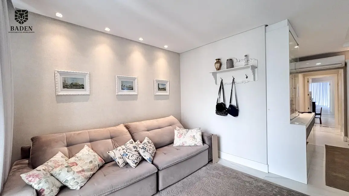 Foto 2 de Apartamento com 4 quartos à venda, 160m2 em Meia Praia, Itapema - SC