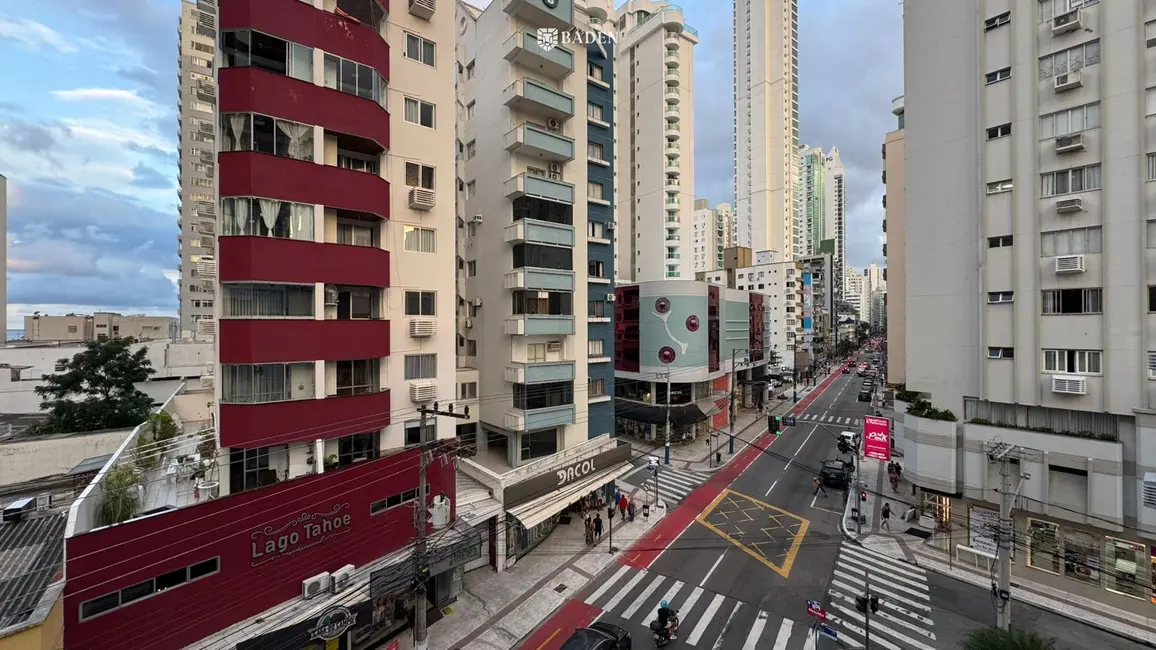 Apartamento com 3 quartos à venda, 96m2 em Centro, Balneario Camboriu - SC - imagem 8 Foto 8 de Apartamento com 3 quartos à venda, 96m2 em Centro, Balneario Camboriu - SC