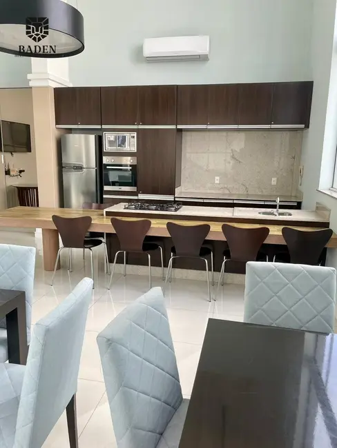 Apartamento com 2 quartos à venda, 90m2 em Centro, Balneario Camboriu - SC - imagem 9 Foto 9 de Apartamento com 2 quartos à venda, 90m2 em Centro, Balneario Camboriu - SC