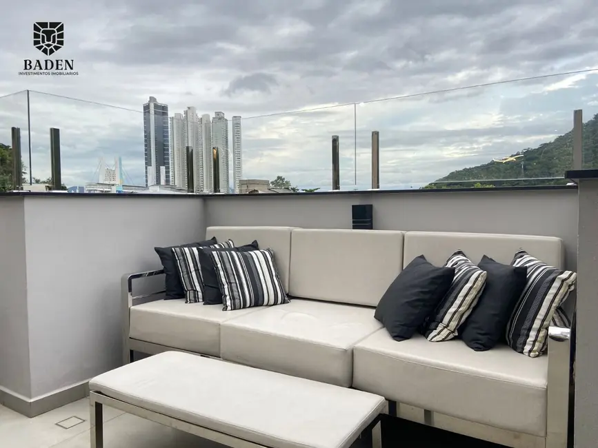 Cobertura com 3 quartos à venda, 230m2 em Barra, Balneario Camboriu - SC - imagem 3 Foto 3 de Cobertura com 3 quartos à venda, 230m2 em Barra, Balneario Camboriu - SC