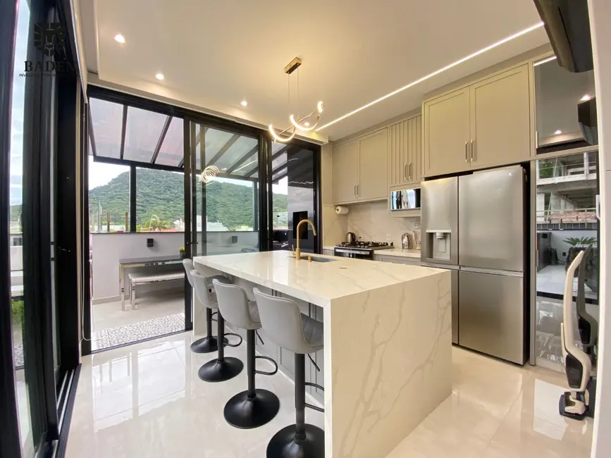 Cobertura com 3 quartos à venda, 230m2 em Barra, Balneario Camboriu - SC - imagem 9 Foto 9 de Cobertura com 3 quartos à venda, 230m2 em Barra, Balneario Camboriu - SC