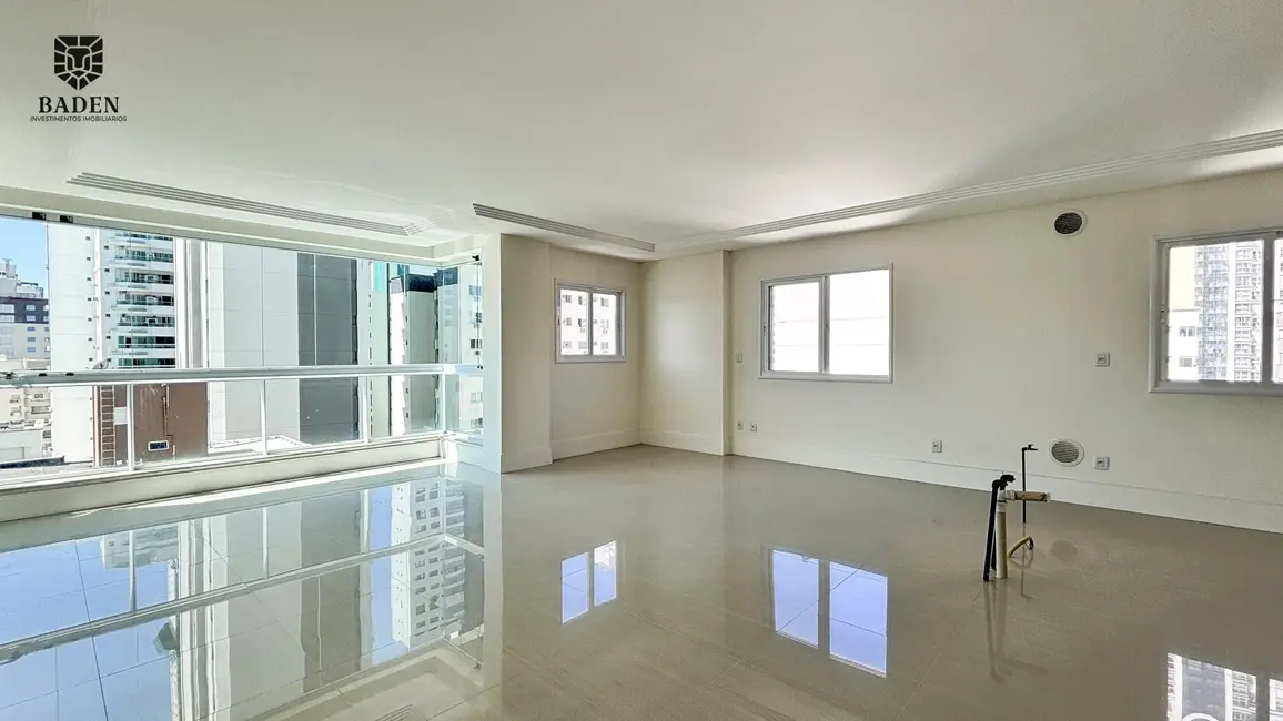 Foto 4 de Apartamento com 3 quartos à venda, 136m2 em Balneario Camboriu - SC