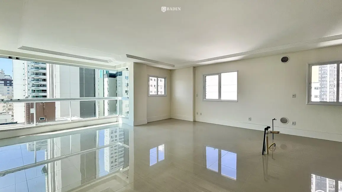 Foto 4 de Apartamento com 3 quartos à venda, 136m2 em Balneario Camboriu - SC