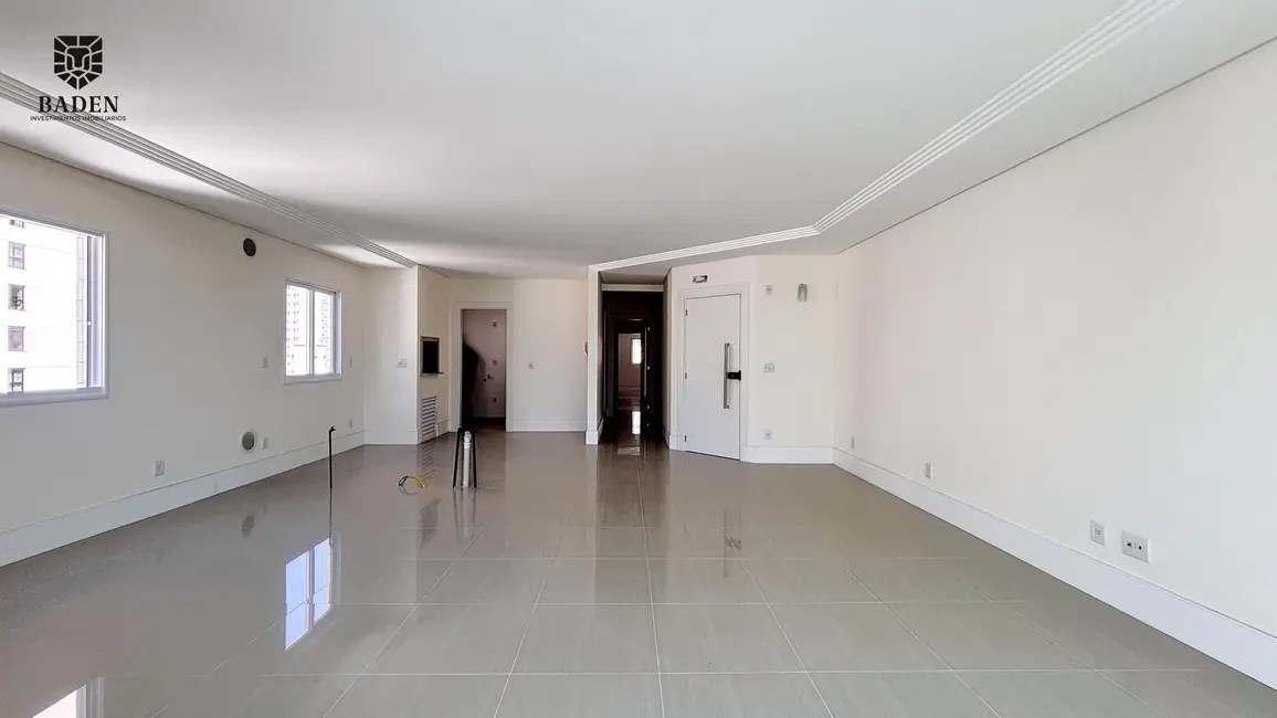 Foto 9 de Apartamento com 3 quartos à venda, 136m2 em Balneario Camboriu - SC