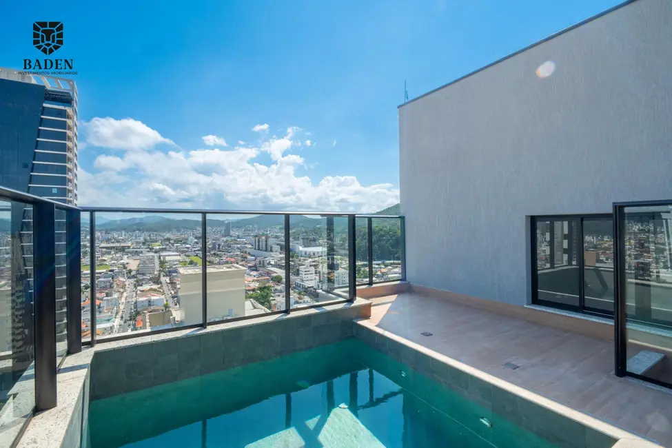 Foto 4 de Cobertura com 4 quartos à venda, 240m2 em Centro, Balneario Camboriu - SC