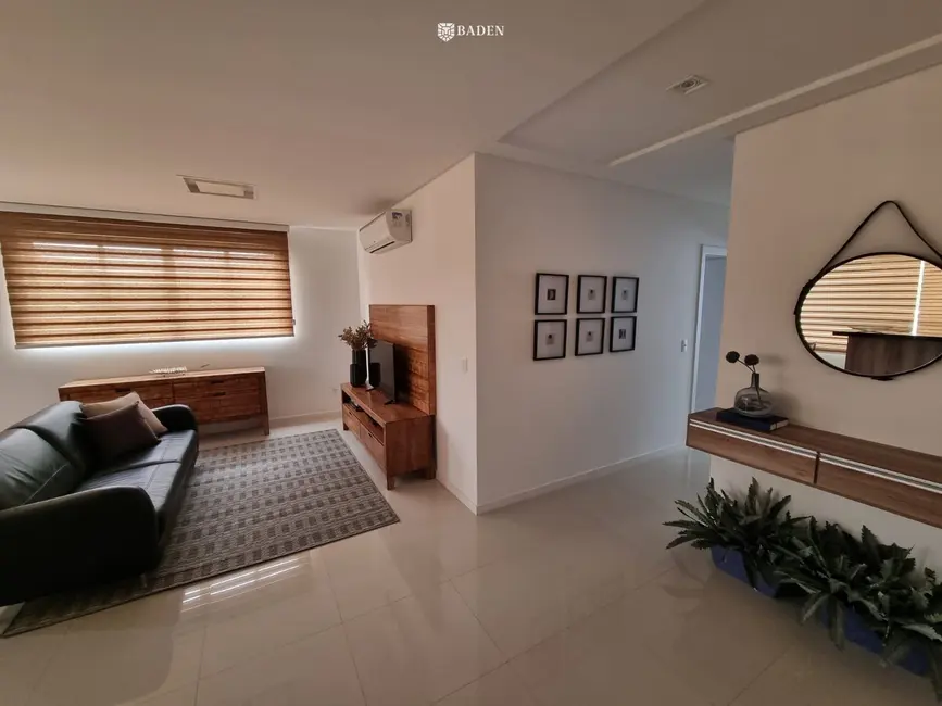 Foto 2 de Apartamento com 2 quartos à venda, 127m2 em Pioneiros, Balneario Camboriu - SC