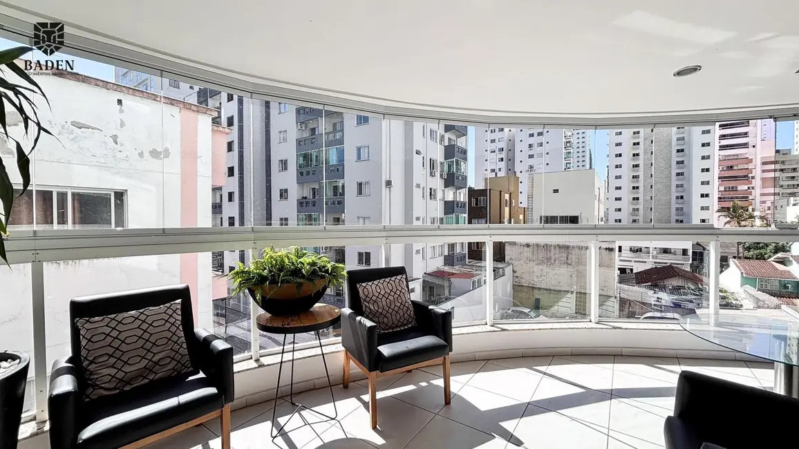 Foto 3 de Apartamento com 2 quartos à venda, 99m2 em Centro, Balneario Camboriu - SC