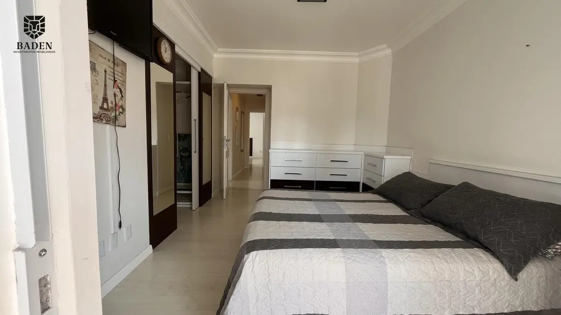 Apartamento com 3 quartos à venda, 170m2 em Centro, Balneario Camboriu - SC - imagem 4 Foto 4 de Apartamento com 3 quartos à venda, 170m2 em Centro, Balneario Camboriu - SC