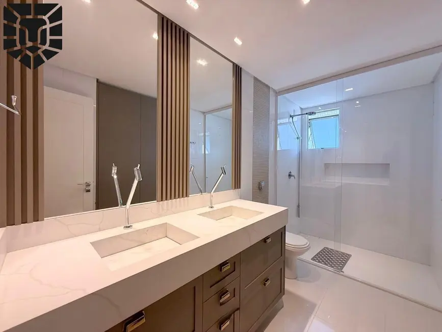 Foto 9 de Apartamento com 3 quartos para alugar, 320m2 em Centro, Balneario Camboriu - SC