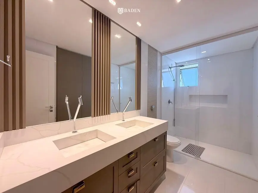 Foto 9 de Apartamento com 3 quartos para alugar, 320m2 em Centro, Balneario Camboriu - SC