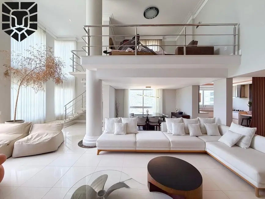 Foto 2 de Apartamento com 3 quartos para alugar, 320m2 em Centro, Balneario Camboriu - SC