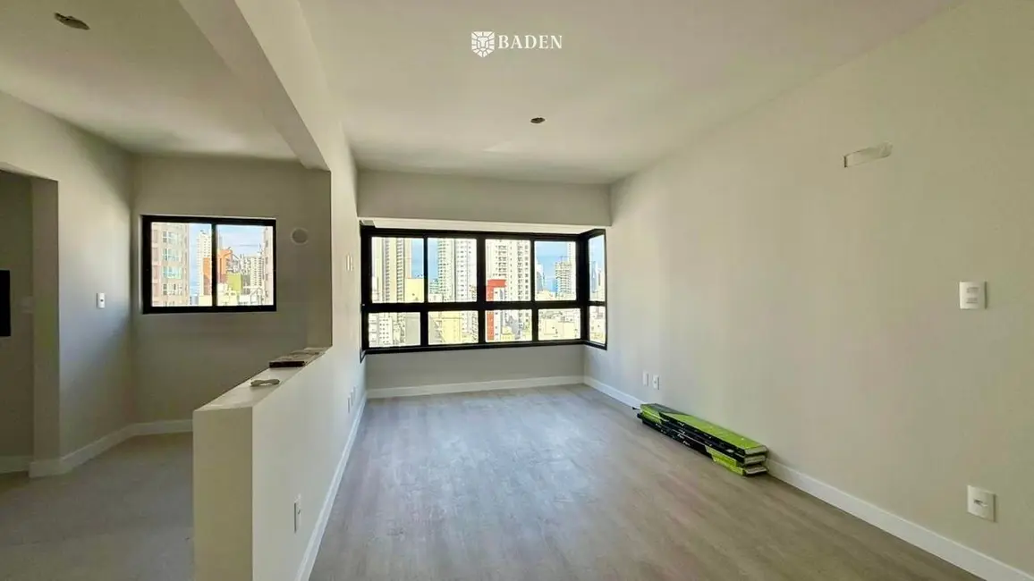 Foto 2 de Apartamento com 1 quarto à venda, 55m2 em Centro, Balneario Camboriu - SC