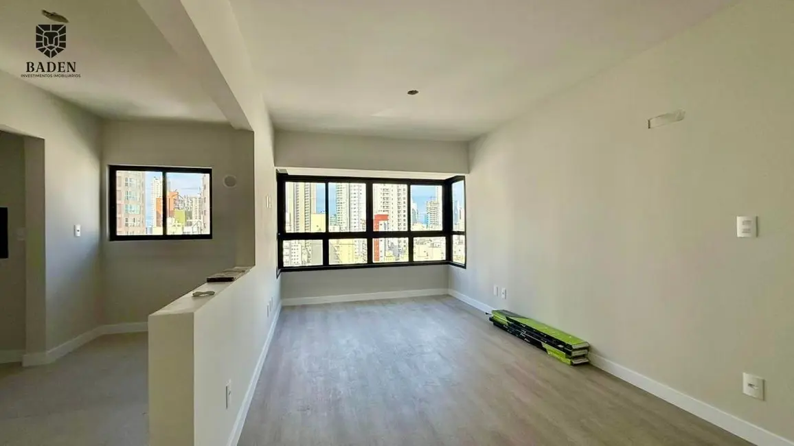 Apartamento com 1 quarto à venda, 55m2 em Centro, Balneario Camboriu - SC - imagem 2 Foto 2 de Apartamento com 1 quarto à venda, 55m2 em Centro, Balneario Camboriu - SC