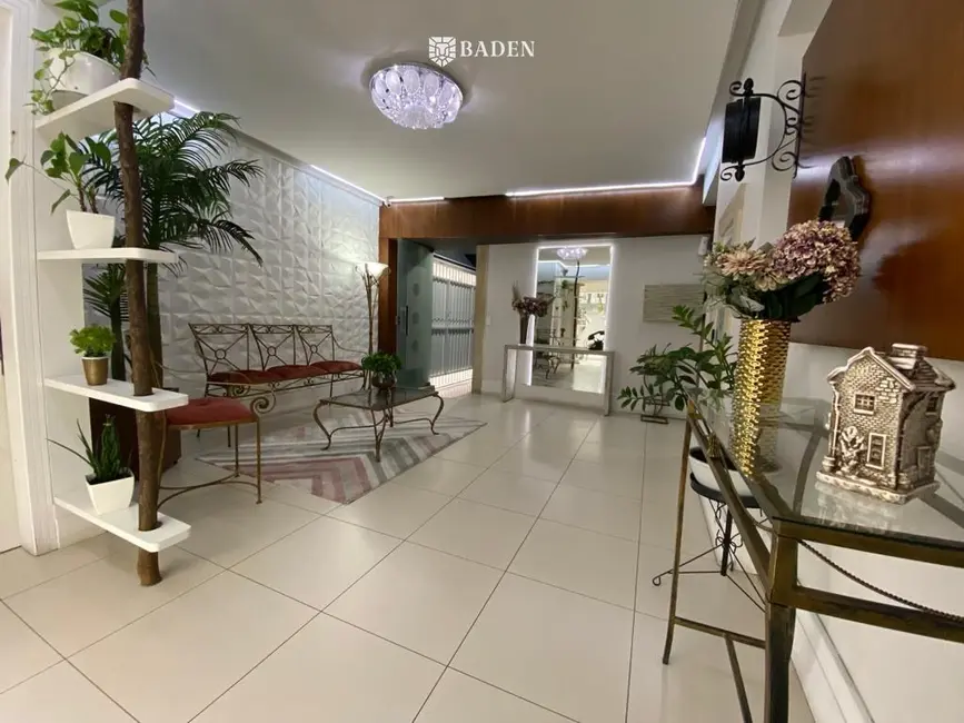 Apartamento com 3 quartos à venda, 98m2 em Centro, Balneario Camboriu - SC - imagem 3 Foto 3 de Apartamento com 3 quartos à venda, 98m2 em Centro, Balneario Camboriu - SC