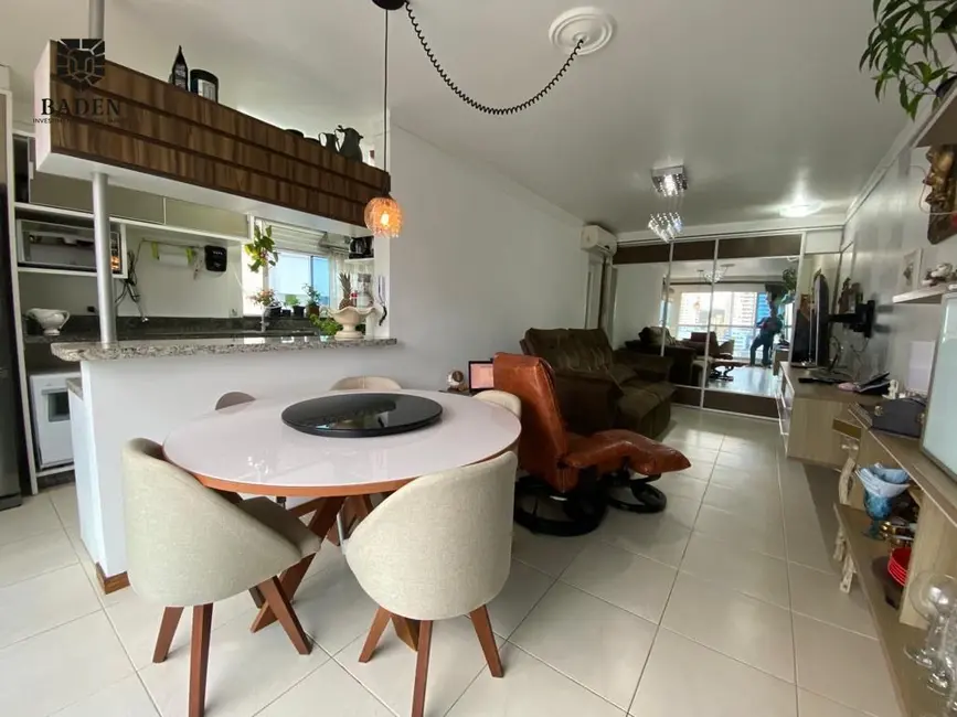 Apartamento com 3 quartos à venda, 98m2 em Centro, Balneario Camboriu - SC - imagem 2 Foto 2 de Apartamento com 3 quartos à venda, 98m2 em Centro, Balneario Camboriu - SC