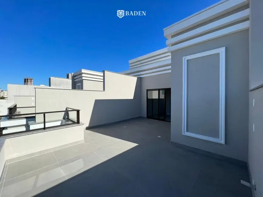 Foto 3 de Casa com 3 quartos à venda, 205m2 em Centro, Balneario Camboriu - SC