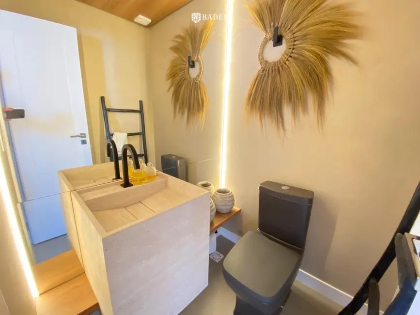 Apartamento com 3 quartos à venda, 135m2 em Centro, Balneario Camboriu - SC - imagem 4 Foto 4 de Apartamento com 3 quartos à venda, 135m2 em Centro, Balneario Camboriu - SC