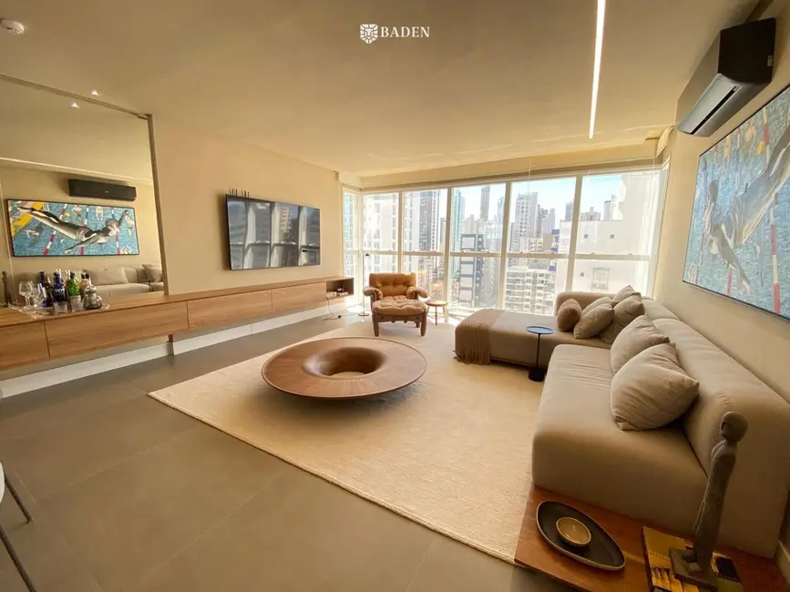Apartamento com 3 quartos à venda, 135m2 em Centro, Balneario Camboriu - SC - imagem 2 Foto 2 de Apartamento com 3 quartos à venda, 135m2 em Centro, Balneario Camboriu - SC
