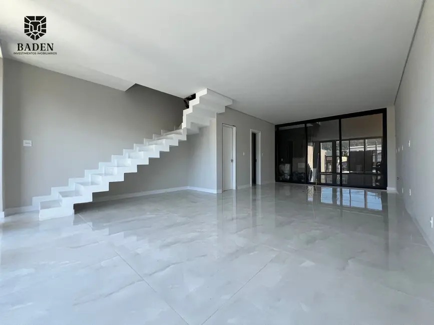 Apartamento com 3 quartos à venda, 240m2 em Barra, Balneario Camboriu - SC - imagem 5 Foto 5 de Apartamento com 3 quartos à venda, 240m2 em Barra, Balneario Camboriu - SC