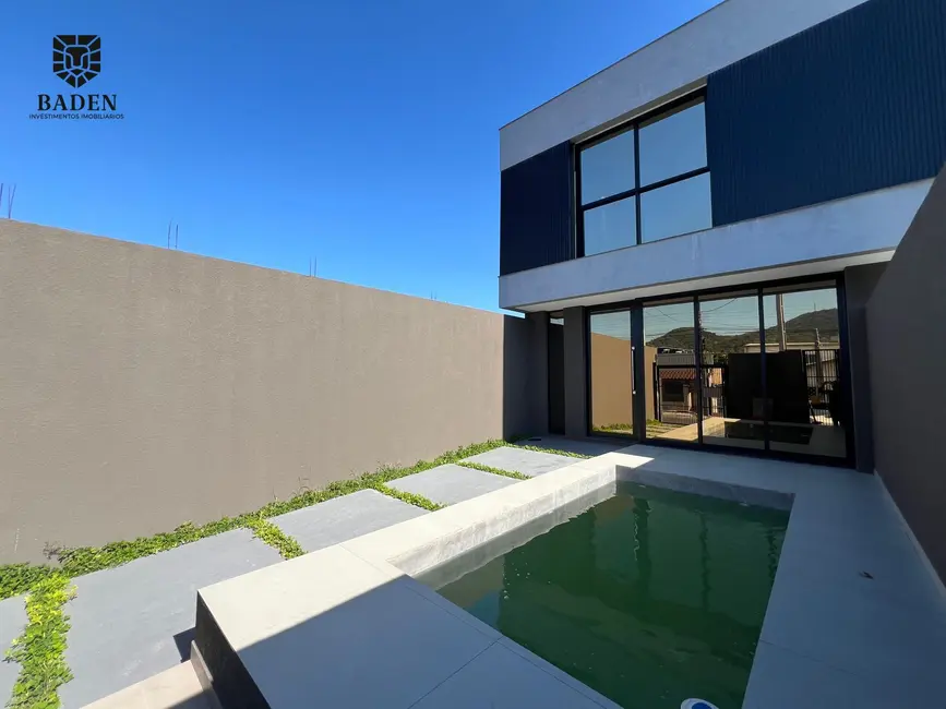 Apartamento com 3 quartos à venda, 240m2 em Barra, Balneario Camboriu - SC - imagem 1 Foto 1 de Apartamento com 3 quartos à venda, 240m2 em Barra, Balneario Camboriu - SC