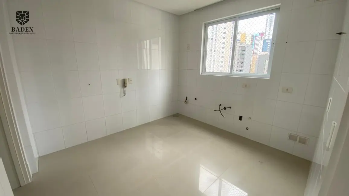 Apartamento com 3 quartos à venda, 139m2 em Centro, Balneario Camboriu - SC - imagem 4 Foto 4 de Apartamento com 3 quartos à venda, 139m2 em Centro, Balneario Camboriu - SC