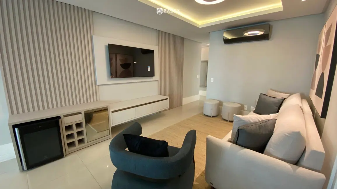 Apartamento com 3 quartos à venda, 139m2 em Centro, Balneario Camboriu - SC - imagem 5 Foto 5 de Apartamento com 3 quartos à venda, 139m2 em Centro, Balneario Camboriu - SC