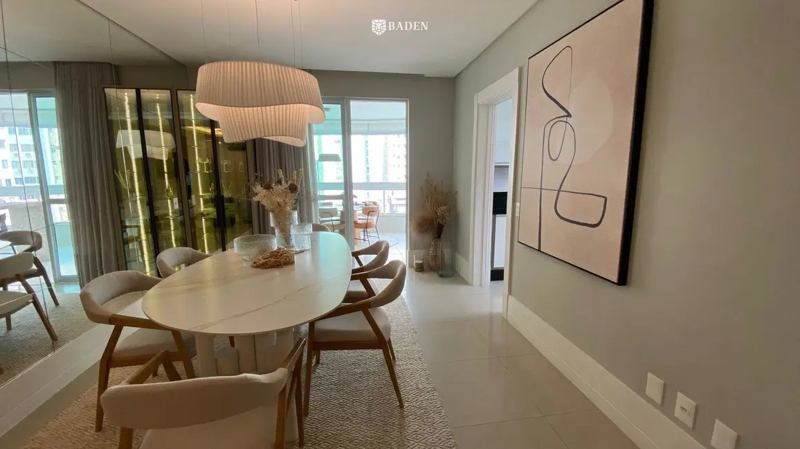 Apartamento com 3 quartos à venda, 139m2 em Centro, Balneario Camboriu - SC - imagem 3 Foto 3 de Apartamento com 3 quartos à venda, 139m2 em Centro, Balneario Camboriu - SC