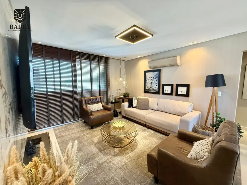 Foto 9 de Apartamento com 4 quartos à venda, 143m2 em Centro, Balneario Camboriu - SC