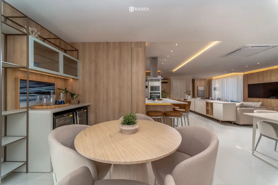 Apartamento com 4 quartos à venda, 233m2 em Balneario Camboriu - SC - imagem 4 Foto 4 de Apartamento com 4 quartos à venda, 233m2 em Balneario Camboriu - SC