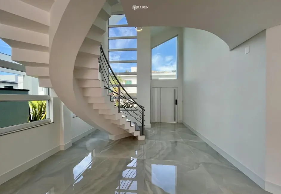 Foto 7 de Casa de Condomínio com 5 quartos para alugar, 400m2 em Balneario Camboriu - SC