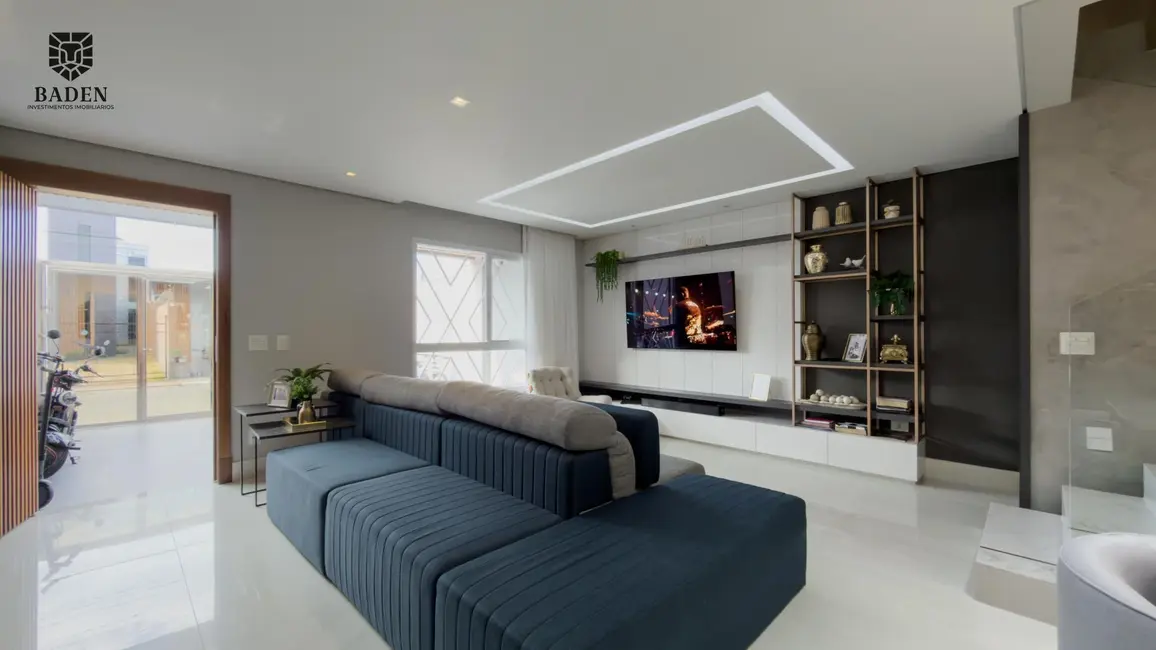 Apartamento com 3 quartos à venda, 248m2 em Centro, Balneario Camboriu - SC - imagem 3 Foto 3 de Apartamento com 3 quartos à venda, 248m2 em Centro, Balneario Camboriu - SC