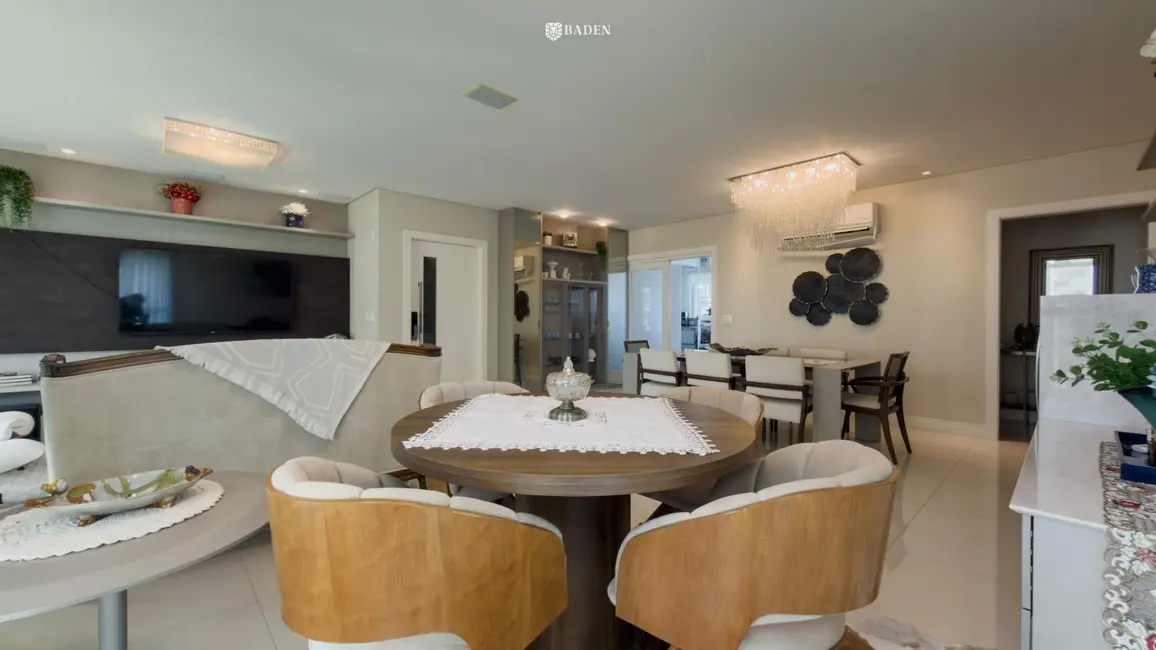 Foto 9 de Apartamento com 4 quartos para alugar, 180m2 em Centro, Balneario Camboriu - SC