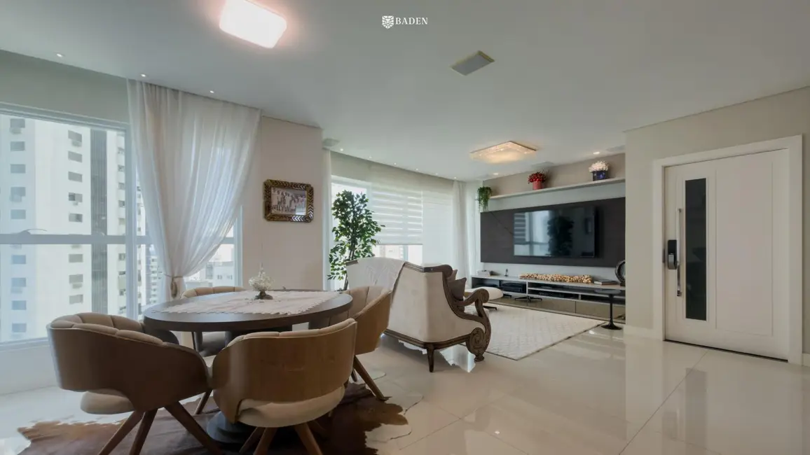 Foto 8 de Apartamento com 4 quartos para alugar, 180m2 em Centro, Balneario Camboriu - SC