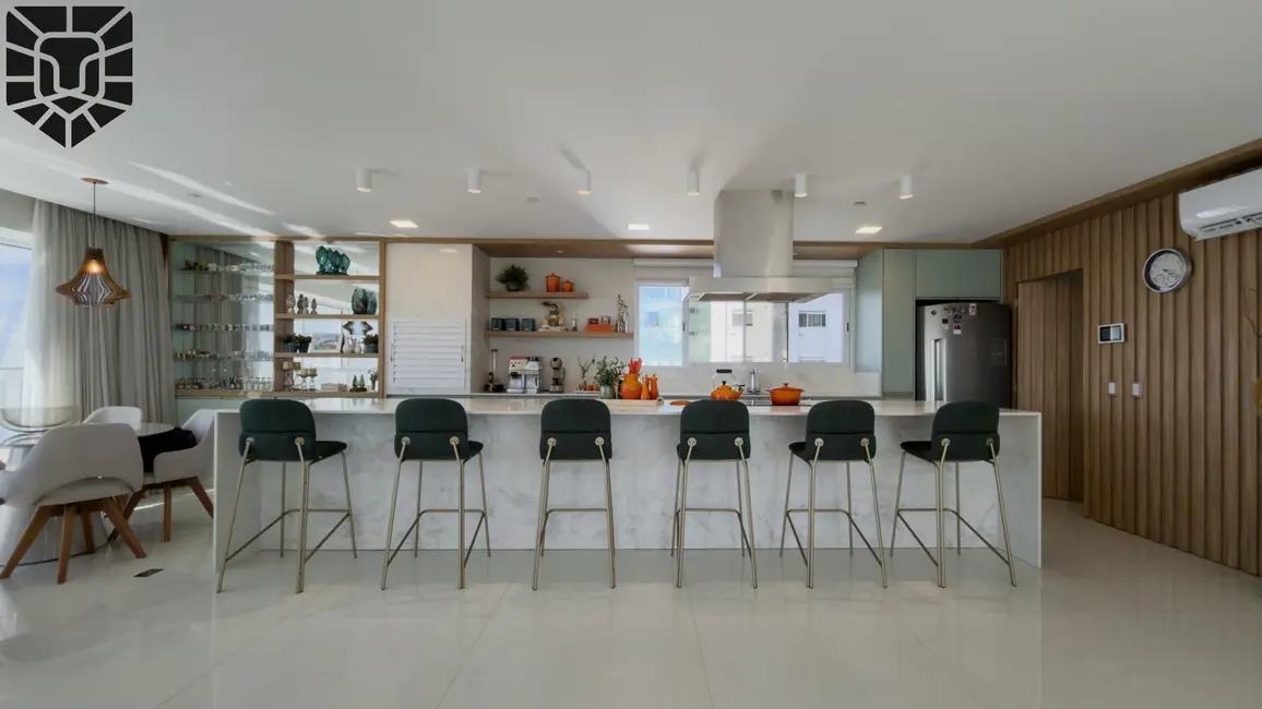 Foto 4 de Apartamento com 4 quartos para alugar, 319m2 em Centro, Balneario Camboriu - SC