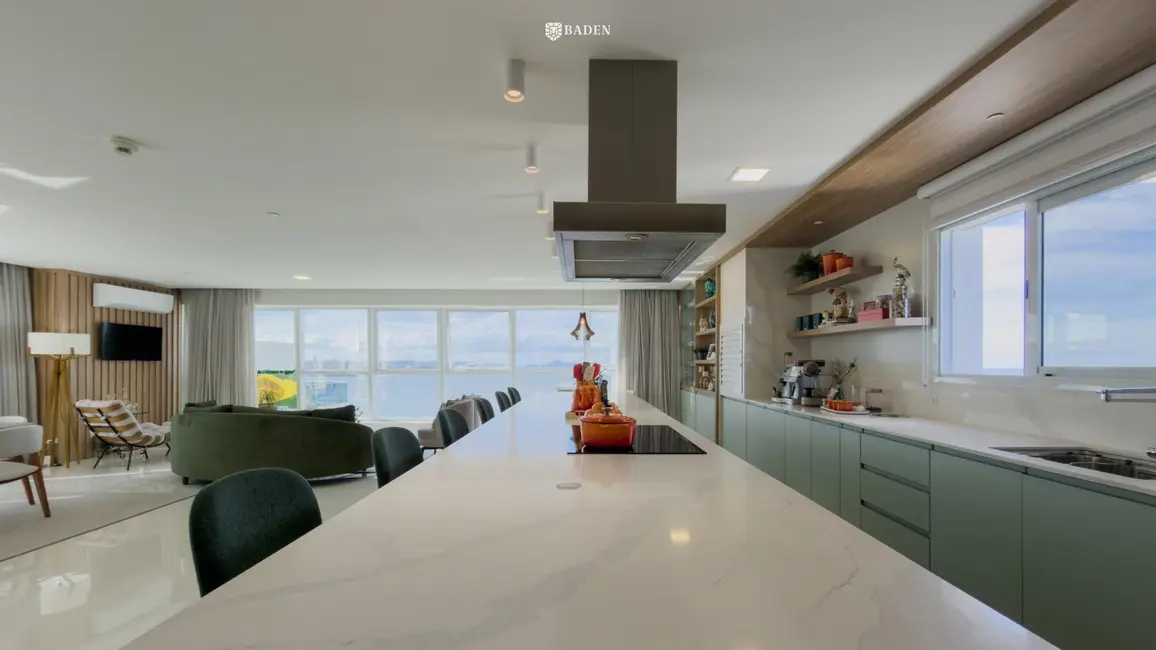Apartamento com 4 quartos para alugar, 319m2 em Centro, Balneario Camboriu - SC - imagem 7 Foto 7 de Apartamento com 4 quartos para alugar, 319m2 em Centro, Balneario Camboriu - SC