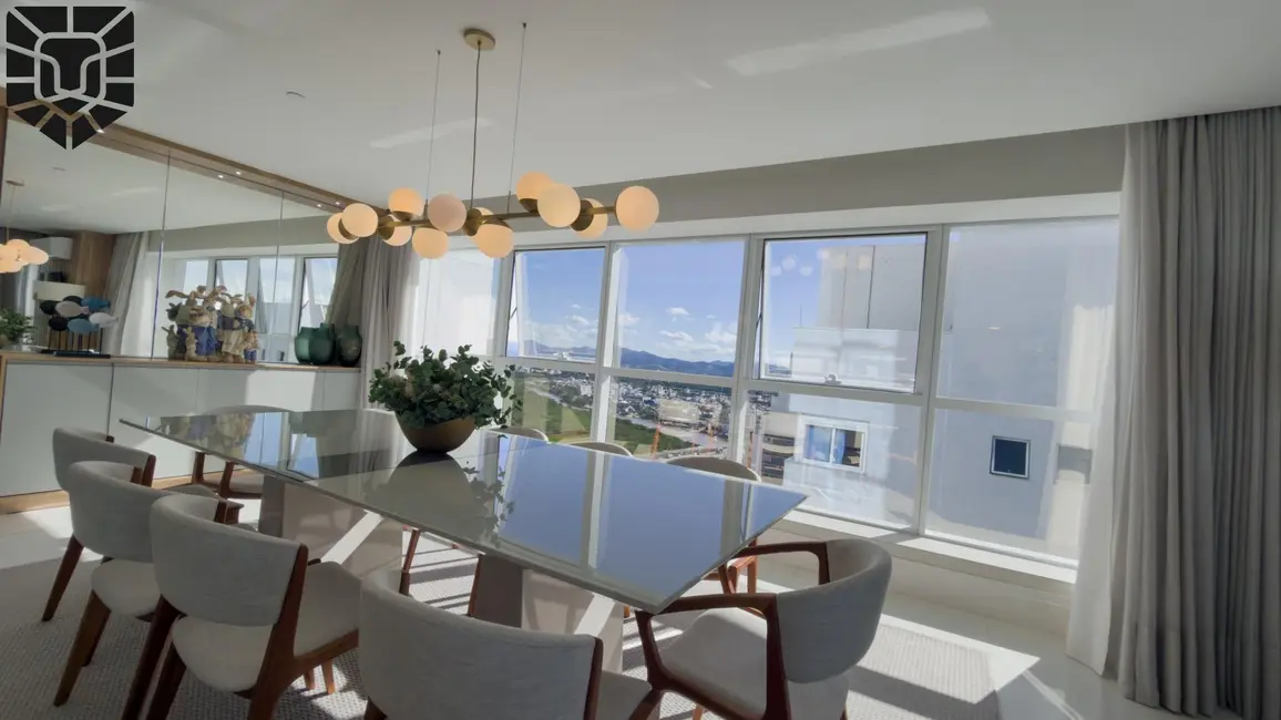 Foto 3 de Apartamento com 4 quartos para alugar, 319m2 em Centro, Balneario Camboriu - SC