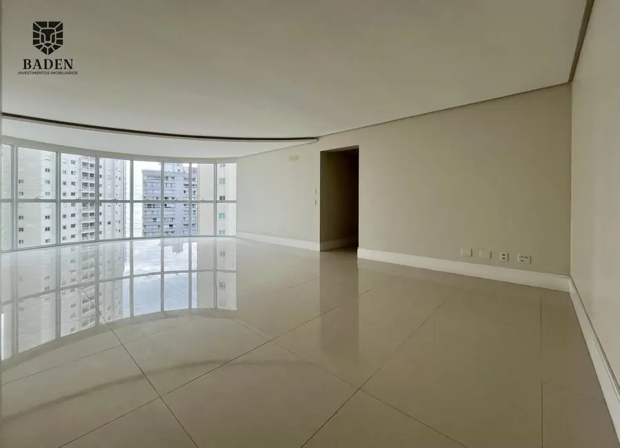 Foto 1 de Apartamento com 3 quartos à venda, 128m2 em Centro, Balneario Camboriu - SC