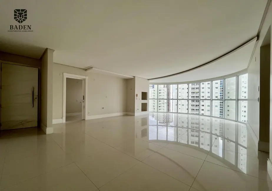 Foto 2 de Apartamento com 3 quartos à venda, 128m2 em Centro, Balneario Camboriu - SC