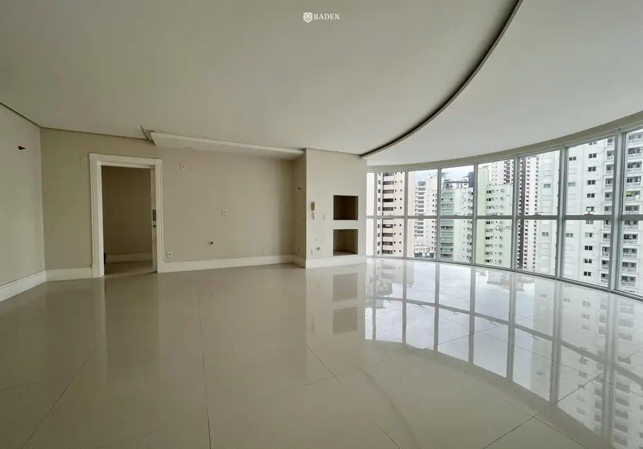 Foto 3 de Apartamento com 3 quartos à venda, 128m2 em Centro, Balneario Camboriu - SC