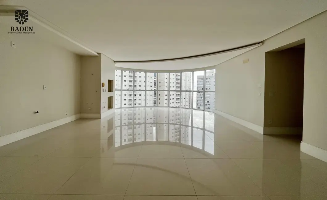 Foto 4 de Apartamento com 3 quartos à venda, 128m2 em Centro, Balneario Camboriu - SC